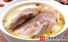秋天祛燥润津喝菊花老鸭汤