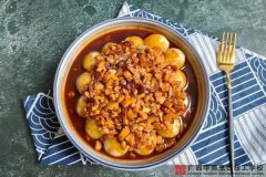 香菇肉末土豆球
